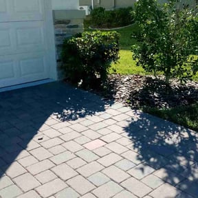 Bush Trimming by JH Landscape LLC reviewed on August 19, 2025