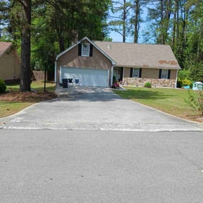 turf care by Christian Brothers Maintenance reviewed on March 31, 2025