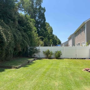 residential landscaping by Manicured Lawns reviewed on August 19, 2025