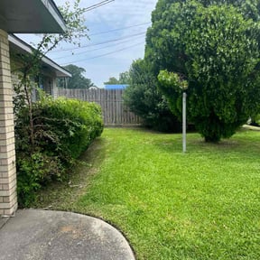 yard maintenance by Greg's Landscaping reviewed on August 17, 2025