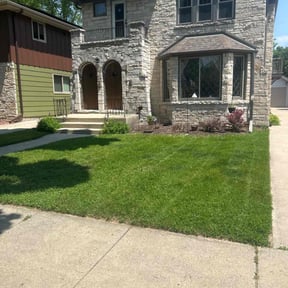yard care by FL Lawn Pros LLC reviewed on August 21, 2025