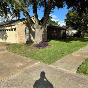 lawn service by Chuyin's Lawn Care LLC reviewed on May 7, 2024