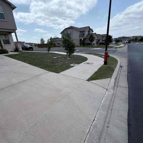 grass cutting by Mahan lawn care reviewed on August 16, 2025