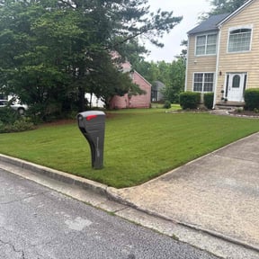 residential landscaping by Nate's Scapes reviewed on August 16, 2025
