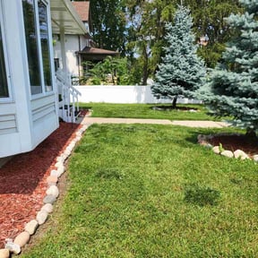 lawn maintenance by Mos Landscaping Service reviewed on August 21, 2025