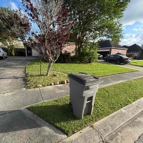 gardening service by Jays lawn care reviewed on August 16, 2025