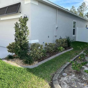 Bush Trimming by Carrate Landscaping LLC reviewed on August 19, 2025