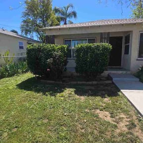 Bush Trimming by 618'S Snappin Out Lawn Care reviewed on April 11, 2026