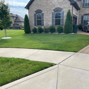 grass maintenance by Music City Mowers reviewed on July 26, 2025