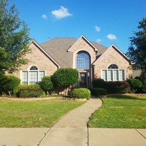 Bush Trimming by Public service pros LLC reviewed on August 18, 2025