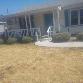 Bush Trimming by Affordable Lawncare Co. reviewed on August 17, 2025