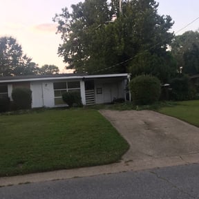 Bush Trimming by Longview lawns and Land scaping LLC reviewed on May 16, 2024