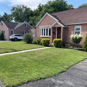 grass cutting by Ricks Lawn Care and Maintenance reviewed on July 26, 2025