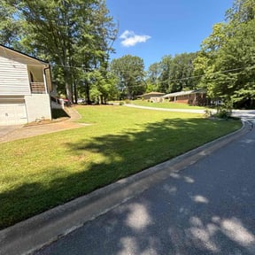 residential landscaping by Sunshine Services of CFL LLC reviewed on August 16, 2025