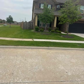 lawn care by Belleaire Lawn Care reviewed on May 13, 2022