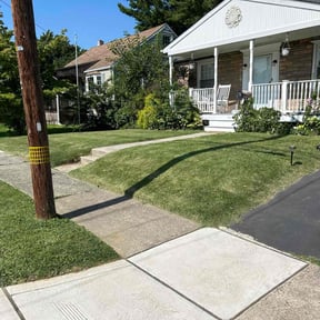 lawn maintenance by Mainline Lawn Care reviewed on August 21, 2025