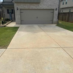 yard care by American Quality landscaping reviewed on August 21, 2025