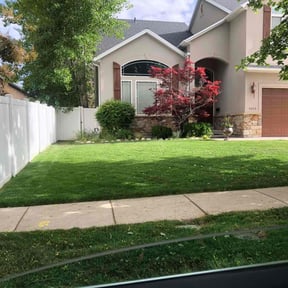 turf maintenance by Design Cuts Landscaping LLC reviewed on August 21, 2025