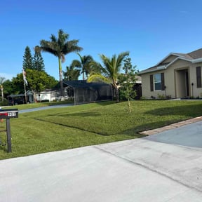 yard maintenance by Kutting Edge Lawncare reviewed on August 20, 2025