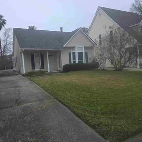 Bush Trimming by Tuc-Ker’s Kor-Ner’s reviewed on January 26, 2026