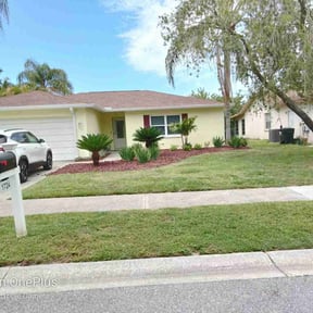 gardening service by Yard pro reviewed on November 24, 2025