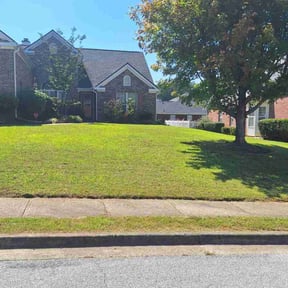 lawn care services by Ouachita Landscape reviewed on May 8, 2025