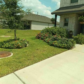 landscape maintenance by Towery's Lawn Care reviewed on August 15, 2025