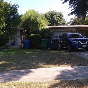Bush Trimming by St Pete Land and Lawn reviewed on August 19, 2025