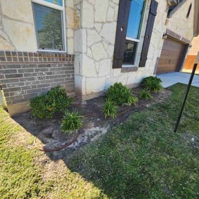 Flower Bed Weeding by TruGreen LawnCare reviewed on October 19, 2025