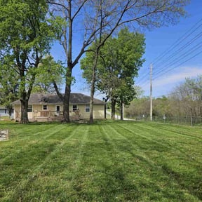 yard care by NATIONALYARDWORK.COM reviewed on April 26, 2023