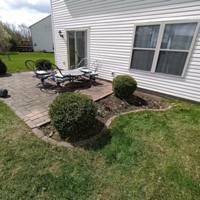 Bush Trimming by Deer Landscpaing reviewed on August 20, 2025