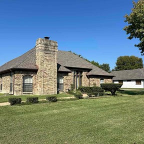 Bush Trimming by Skee lawn care reviewed on October 18, 2025