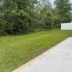 lawn maintenance by Shield Hygienic  Services llc reviewed on November 8, 2023