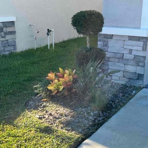 Flower Bed Weeding by BG landscaping reviewed on October 23, 2025