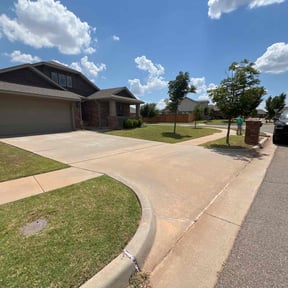 residential landscaping by Mobile Lawns reviewed on August 18, 2025