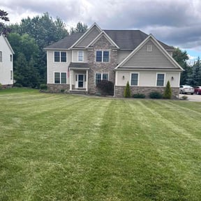 gardening service by Eddie’s lawn maintenance reviewed on August 21, 2025