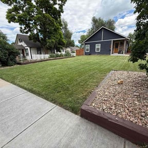 lawn care services by Ochoa Landscape and Irrigaton LLC reviewed on August 21, 2025