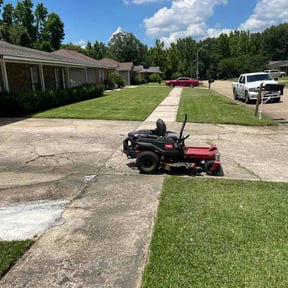 Leaf Removal by SPX Lawncare reviewed on July 26, 2026