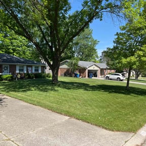 landscaping by GarcÃa-G lawn care service LLC reviewed on August 21, 2025