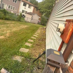 Flower Bed Weeding by Jean Claude Zephirin reviewed on July 20, 2026