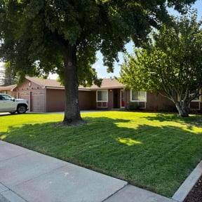 yard service by Just Cuts Lawn Care reviewed on August 21, 2025