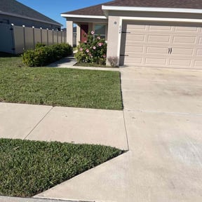 residential landscaping by Freshcut Lawn & Tree reviewed on August 20, 2025