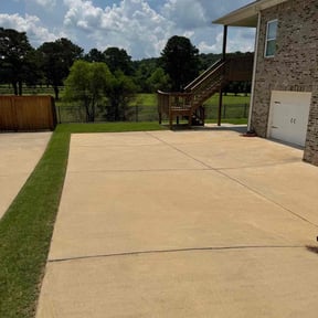 gardening service by Getyourlawncut.com reviewed on August 16, 2025