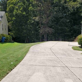 yard work by EMP Lawn Services, LLC reviewed on August 18, 2025