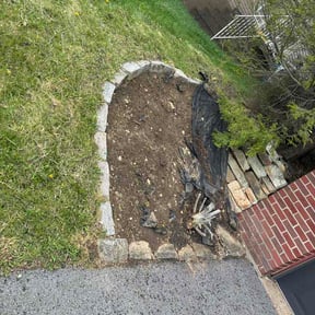 Flower Bed Weeding by Nature's Trim reviewed on April 3, 2026