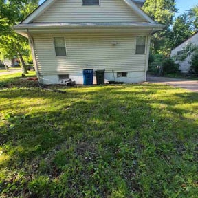 Bush Trimming by JBL Landscaping reviewed on May 21, 2026