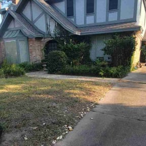 Flower Bed Weeding by The potters hands reviewed on December 22, 2025