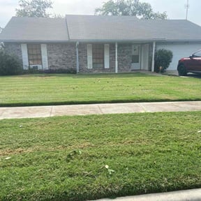 Bush Trimming by Checkered Lawn Service reviewed on March 22, 2024