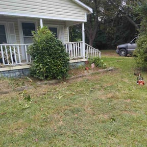 Flower Bed Weeding by EMG Landscape Design reviewed on November 10, 2025