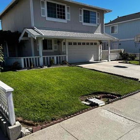 yard maintenance by Lawn moors inc reviewed on August 15, 2025
